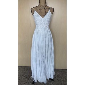 Lulus maxi summer dress open back size S